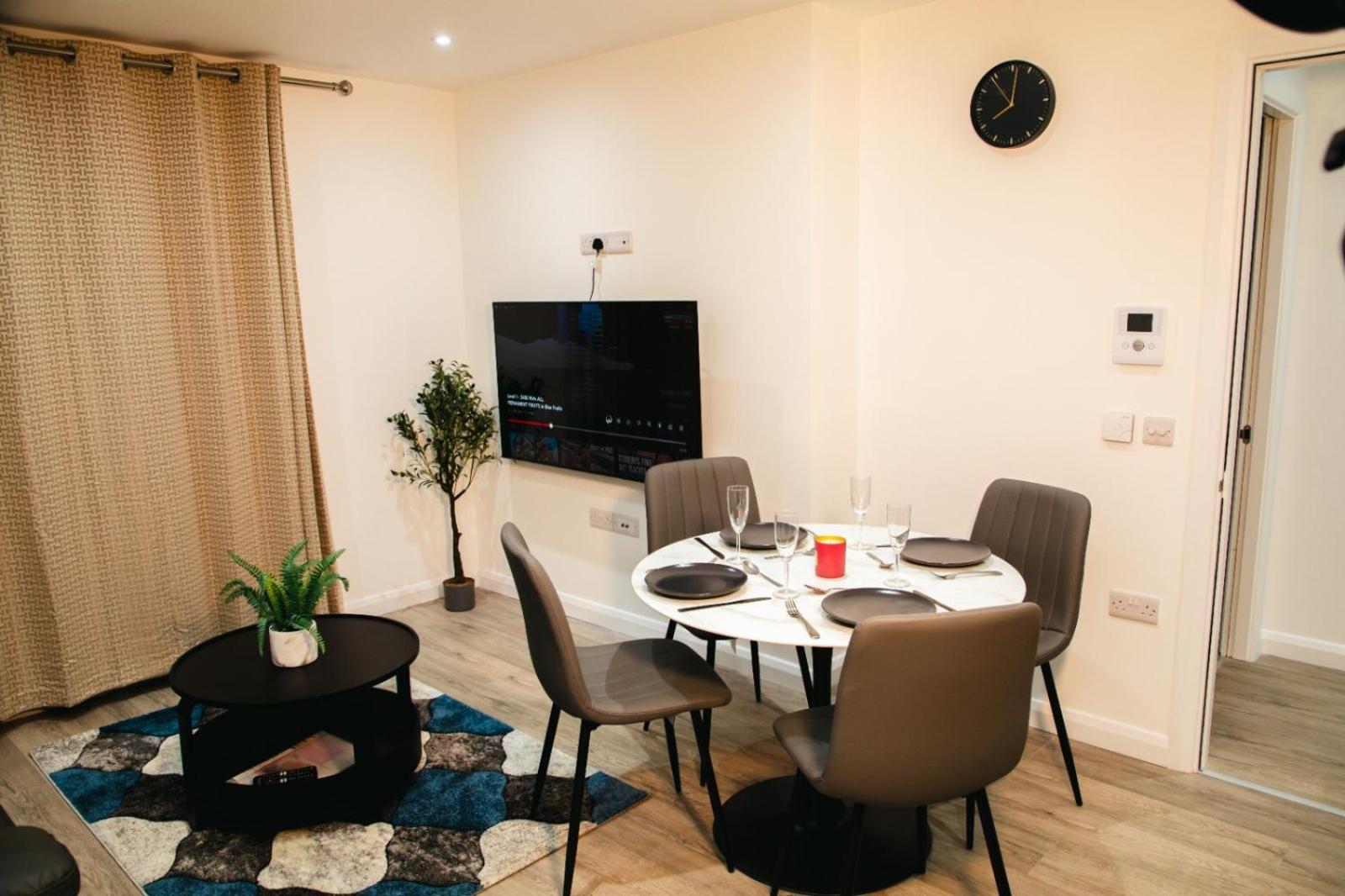 City Centre Luxury Apartment Белфаст Экстерьер фото